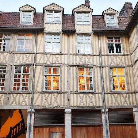 Ancien Hôtel Particulier - Pl du Vieux Marché 4 pers Ruan Exterior foto
