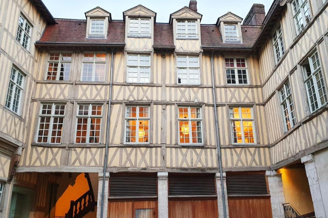 Ancien Hôtel Particulier - Pl du Vieux Marché 4 pers Ruan Exterior foto